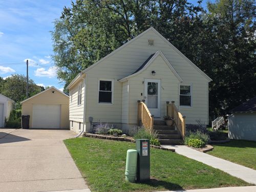 734 Plainfield Ave, Zeeland, MI, 49464-1833 | Card Image