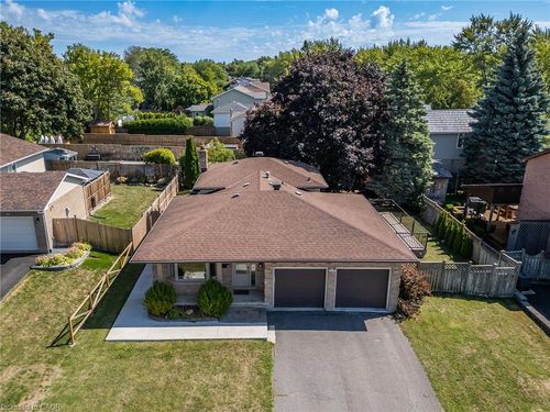 15 Windfield Cres, Kingston, ON, K7K6G3 | Card Image