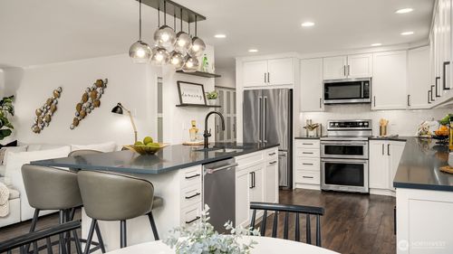 unit-205-555 Kirkland Way, Kirkland, WA, 98033-6237 | Card Image