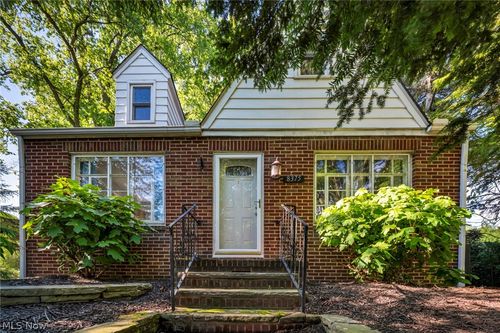 8375 Nowlen St, Mentor, OH, 44060-5762 | Card Image