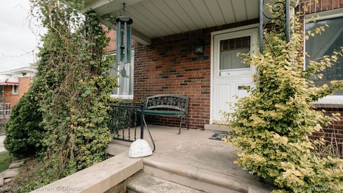 15261 Demean Ave, Allen Park, MI, 48101-3043 | Card Image