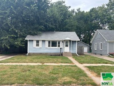 223 S Pine, House other with 3 bedrooms, 2 bathrooms and null parking in Vermillion SD | Image 1