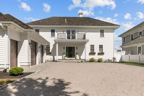 45 Carnegie Abbey Ln, Portsmouth, RI, 02871-1622 | Card Image