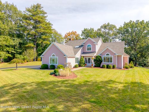 25 Alison Ct, Kingston, NY, 12401-6153 | Card Image