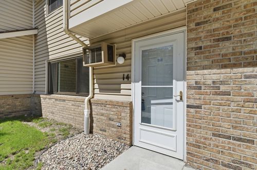 14 E 13th St, Waconia, MN, 55387-1875 | Card Image