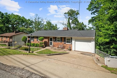 1559 Summit Dr, Charleston, WV, 25302-2920 | Card Image