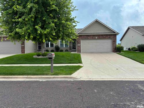1316 Calvin Dr, Washington, IL, 61571-1785 | Card Image