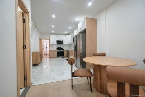 837 E 49th St, New York, NY, 10001 | Card Image