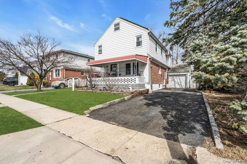 30 Norfolk Dr E, Elmont, NY, 11003-4812 | Card Image