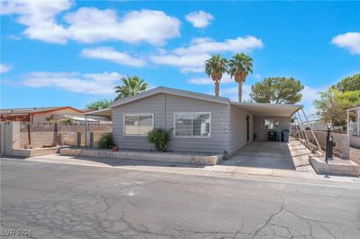 5573 Tres Piedras Road, House other with 3 bedrooms, 2 bathrooms and null parking in Las Vegas NV | Image 2