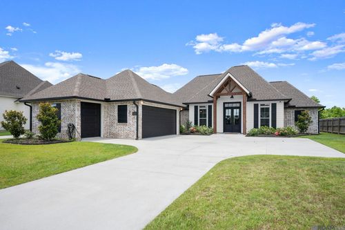 7303 Lillie Dr, Denham Springs, LA, 70706-1904 | Card Image