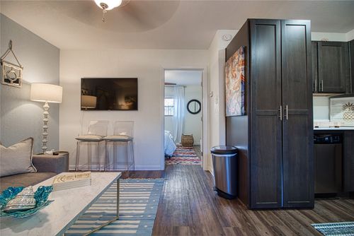 apt-203-3914 Bowser Ave, Dallas, TX, 75219-3705 | Card Image