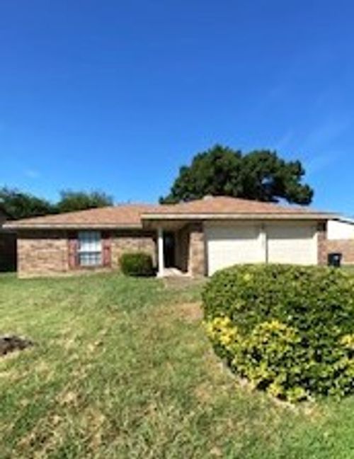 3753 Misty Meadow Dr, Fort Worth, TX, 76133-6320 | Card Image