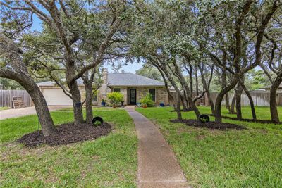 203 Highlands Drive, House other with 3 bedrooms, 2 bathrooms and 2 parking in Rockport TX | Image 1