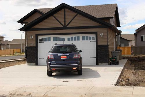bup-12402 102b St, Grande Prairie, AB, T8V6J2 | Card Image