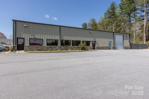 2997 Spartanburg Hwy, East Flat Rock, NC, 28726-2827 | Card Image