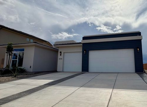 2826 E Smith Creek Dr, Washington, UT, 84780-3743 | Card Image