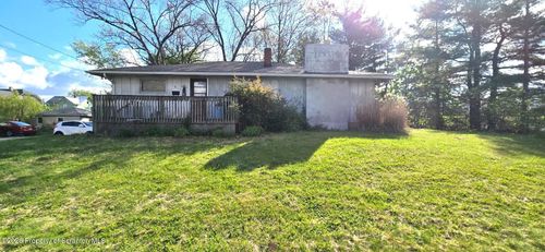 6 Moosic St, Moosic, PA, 18507-1238 | Card Image