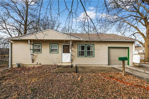 13300 10th St, Grandview, MO, 64030-2904 | Card Image