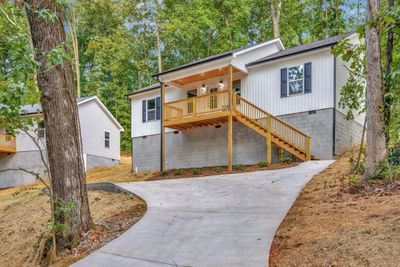 3614 Parkway Dr, House other with 3 bedrooms, 2 bathrooms and null parking in Chattanooga TN | Image 2