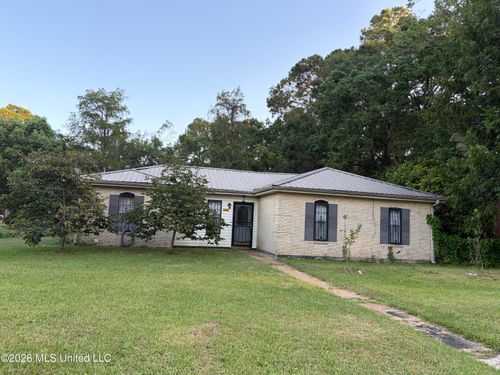 5741 Eastwood Dr, Moss Point, MS, 39563-6017 | Card Image