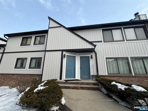 1437 John St, Fort Lee, NJ, 07024-2566 | Card Image