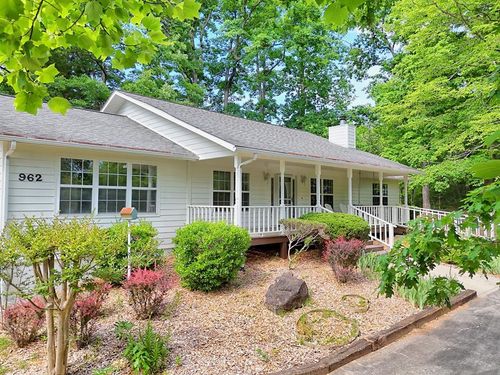 962 Ashley Ln, Young Harris, GA, 30582-2232 | Card Image