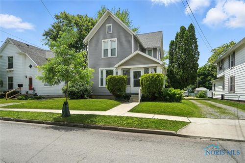 418 S Grove St, Bowling Green, OH, 43402-3725 | Card Image