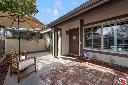 25795 Vista Fairways Dr, Valencia, CA, 91355-2817 | Card Image