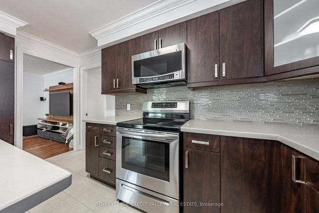 8 Petunias Rd, House attached with 4 bedrooms, 2 bathrooms and 3 parking in Brampton ON | Image 9