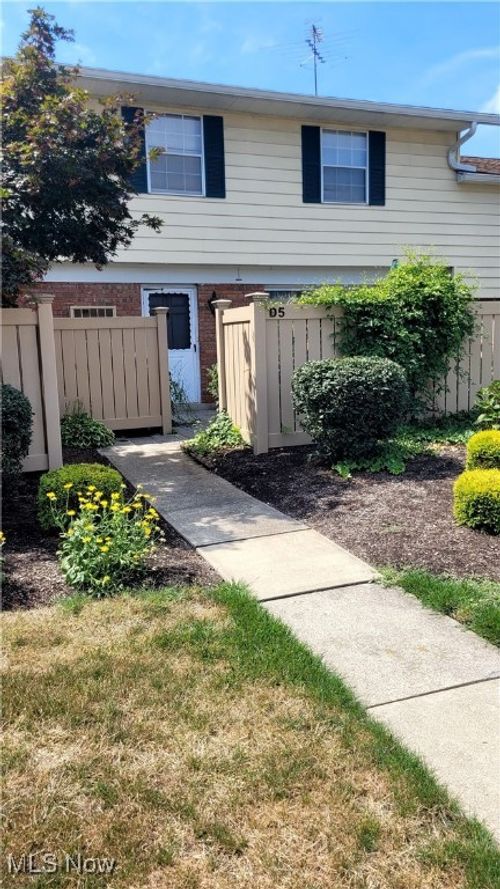 apt-d5-7970 Mentor Ave, Mentor, OH, 44060-5602 | Card Image