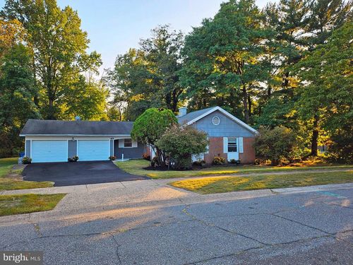 49 Bonnie Ln, Willingboro, NJ, 08046-1629 | Card Image