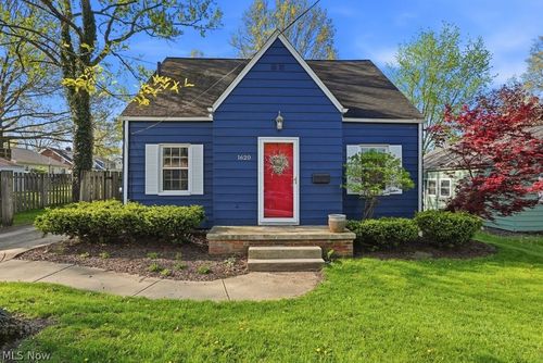 1620 Sackett Ave, Cuyahoga Falls, OH, 44223-1860 | Card Image