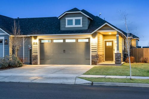 1631 Nw Upas Pl, Redmond, OR, 97756-2097 | Card Image