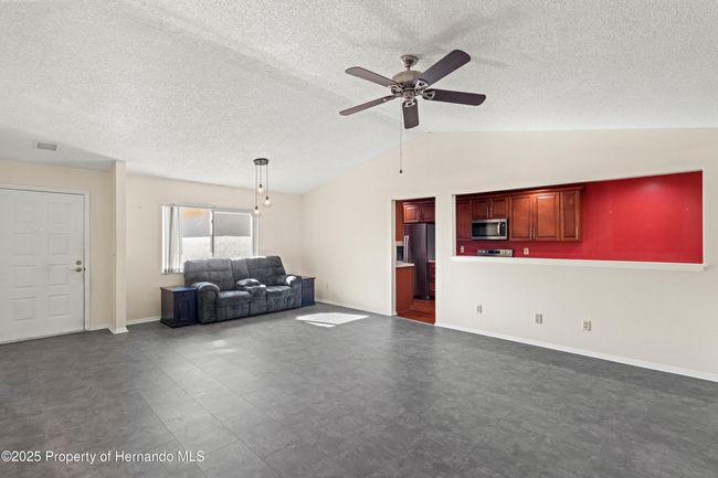 7429 Heather Walk Dr, Townhouse with 2 bedrooms, 2 bathrooms and null parking in WEEKI WACHEE FL | Image 5