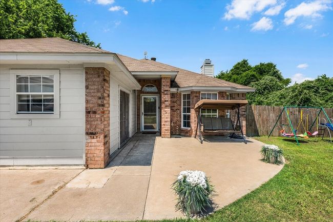 5212 Cross Timber Rd W, House other with 3 bedrooms, 2 bathrooms and null parking in Cleburne TX | Image 6