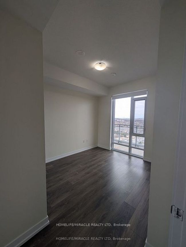 1611 - 2520 Eglinton Ave W, Condo with 3 bedrooms, 2 bathrooms and 1 parking in Mississauga ON | Image 11