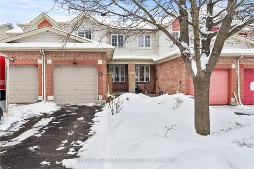 42 College Cir, Ottawa, ON, K1K4R8 | Card Image