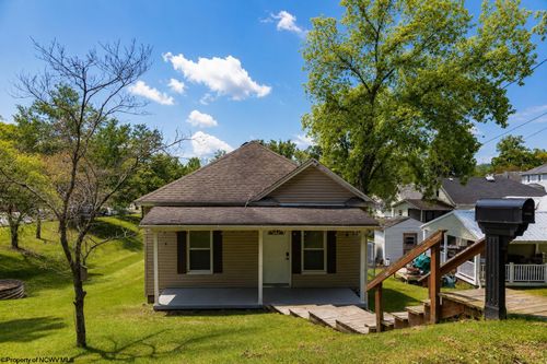 188 Parkway Dr, Clarksburg, WV, 26301-4357 | Card Image