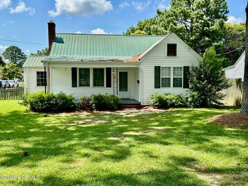 1208 W Main St, Williamston, NC, 27892-1422 | Card Image