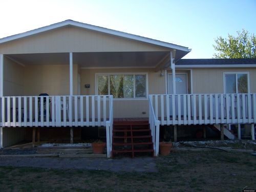 991 Lookout Dr, Glenrock, WY, 82637-5177 | Card Image