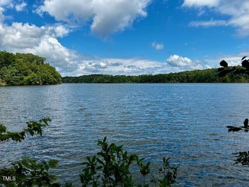 3 Grapevine Dr, Roxboro, NC, 27574-8209 | Card Image