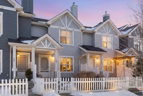 352 Elgin Gdns Se, Calgary, AB, T2Z4T5 | Card Image