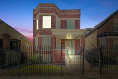 6326 S Campbell Avenue, Home with 5 bedrooms, 2 bathrooms and 2 parking in Chicago IL | Image 1