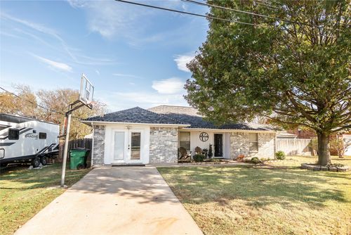 1302 Cooke St, Nocona, TX, 76255-1000 | Card Image