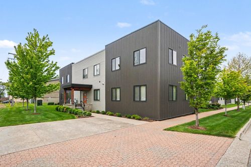 102-110 Central Ave, Holland, MI, 49423-2807 | Card Image