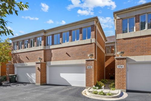 152 Finstad Dr, Libertyville, IL, 60048-1300 | Card Image