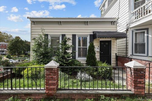 75 Dartmouth Ave, Yonkers, NY, 10701-5605 | Card Image