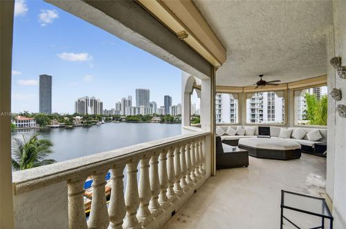 404-19925 Ne 39th Pl, Aventura, FL, 33180-3090 | Card Image