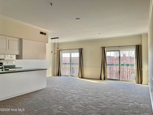 303-212 Middle St, New Bern, NC, 28560-2111 | Card Image